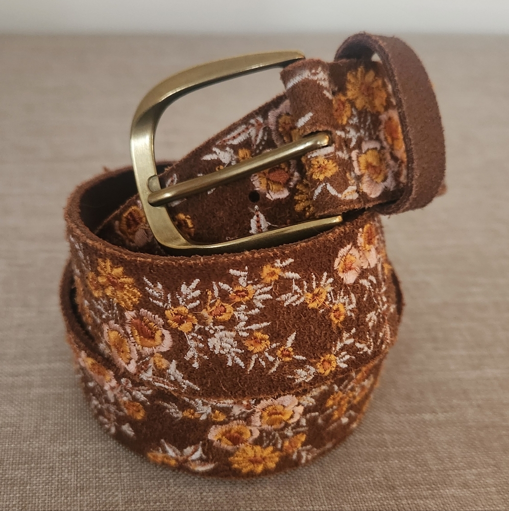 Lucky Brand Suede with Brass Buckle. Size M